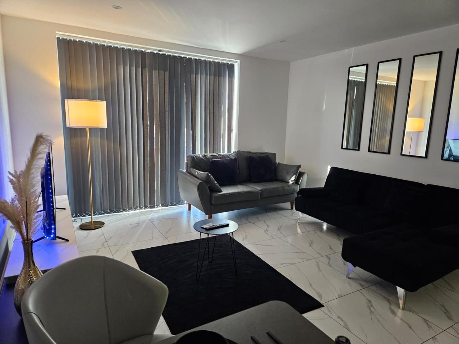 Mna Superior Apartments Bradford  Room photo